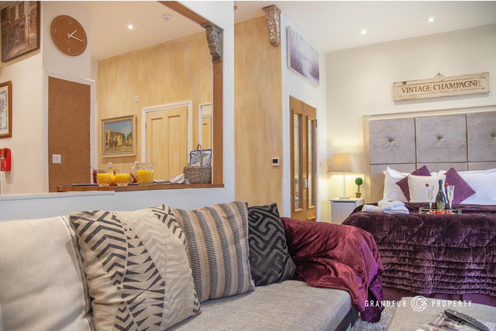 Treetop Suite By Grandeur Property Bournemouth Bagian luar foto