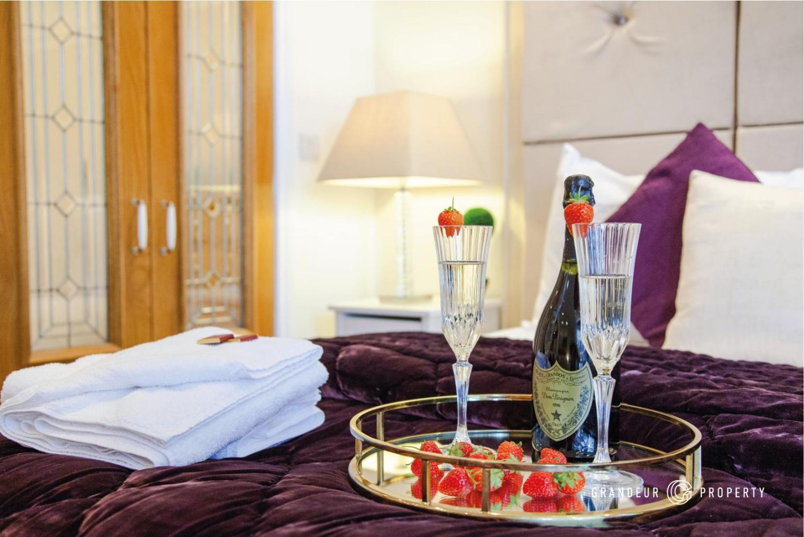Treetop Suite By Grandeur Property Bournemouth Bagian luar foto