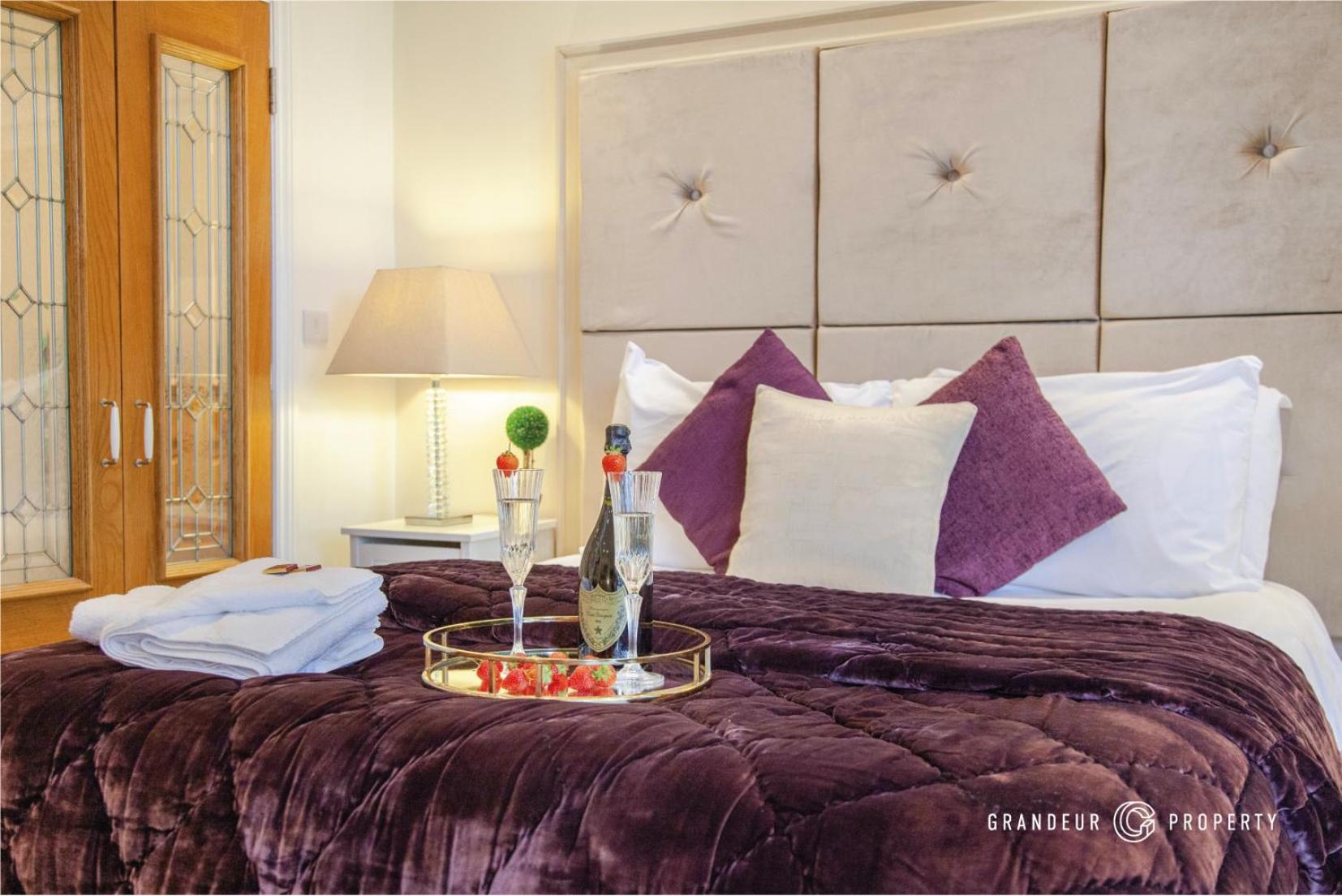 Treetop Suite By Grandeur Property Bournemouth Bagian luar foto